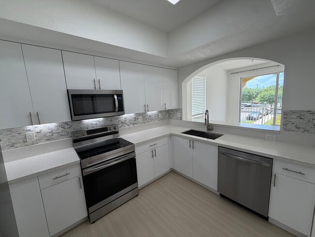 Granite ounter tops - 8814 W Flagler St