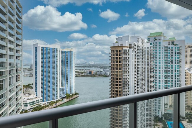 Foto del edificio - 495 Brickell Ave