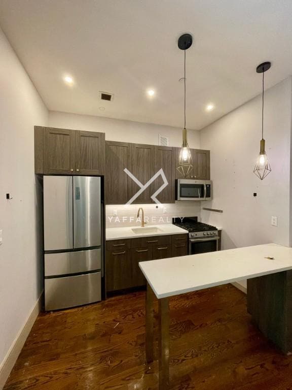 Building Photo - 2 bedroom in BROOKLYN NY 11221