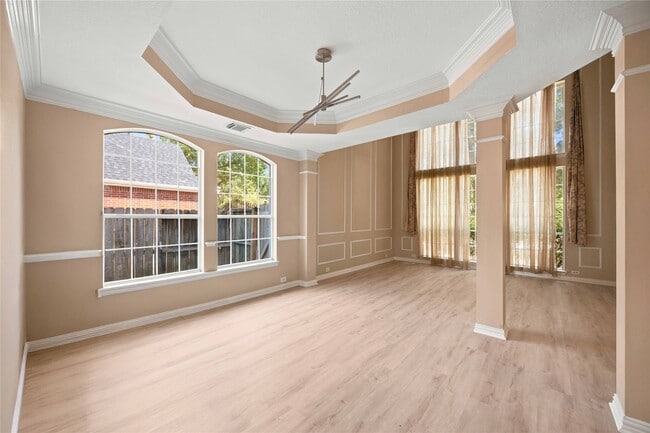 Building Photo - 14715 Golden Bough Ln