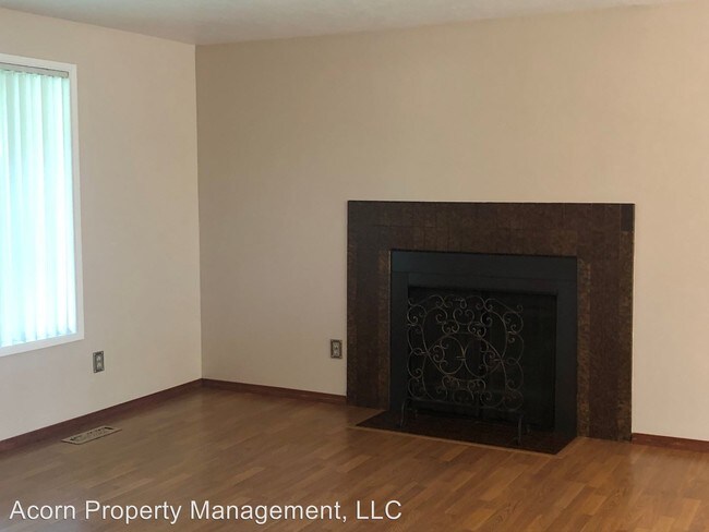 Building Photo - 4 br, 3 bath House - 446 NW Yonia Ct.