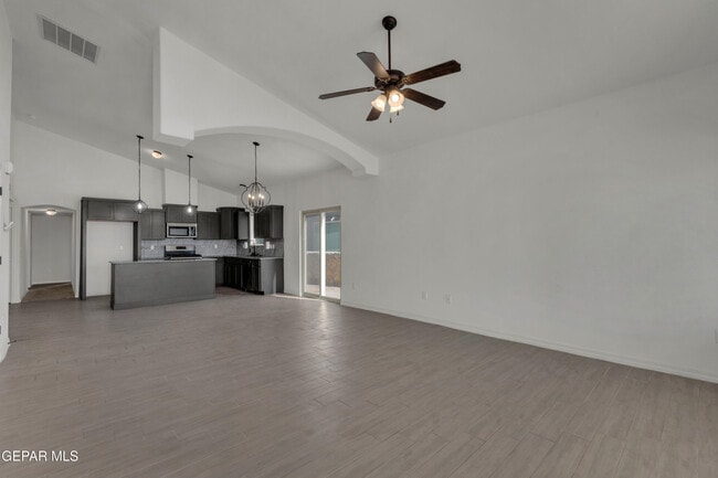 Building Photo - 2420 Tierra Delmonte Dr