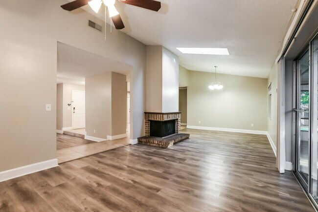 Building Photo - 3721 Jericho Dr