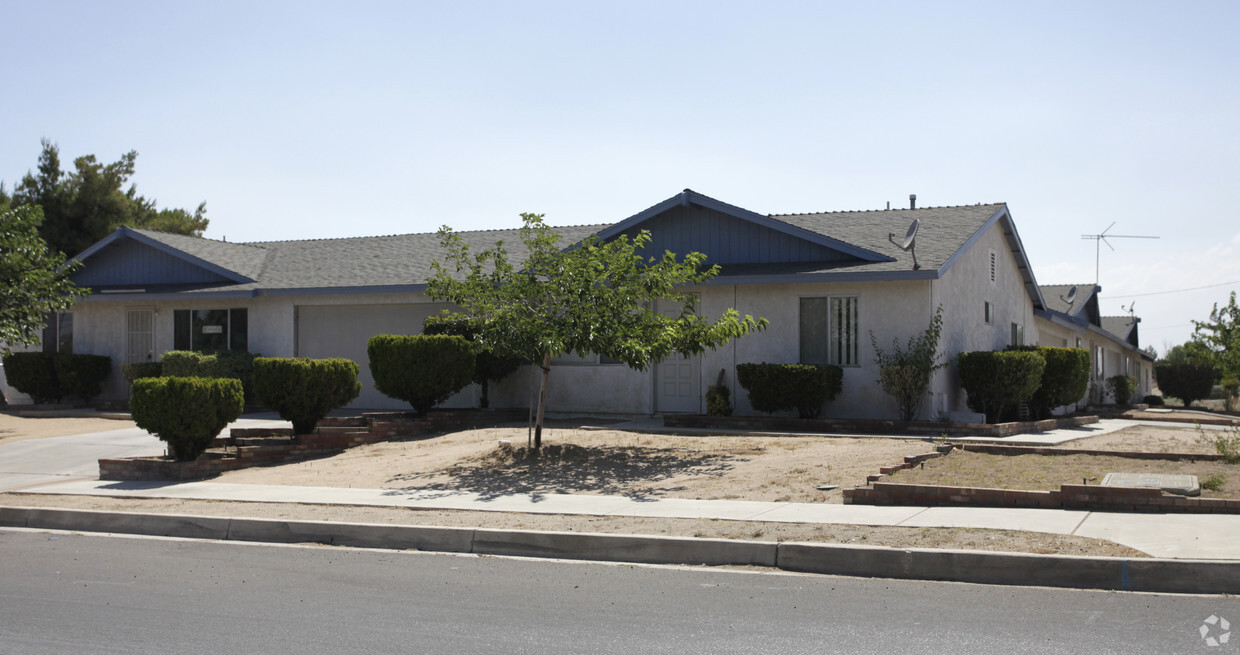 Primary Photo - 9020 I Ave