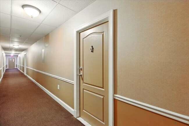 Foto del edificio - Spacious 1-bedroom, 1-bath condo