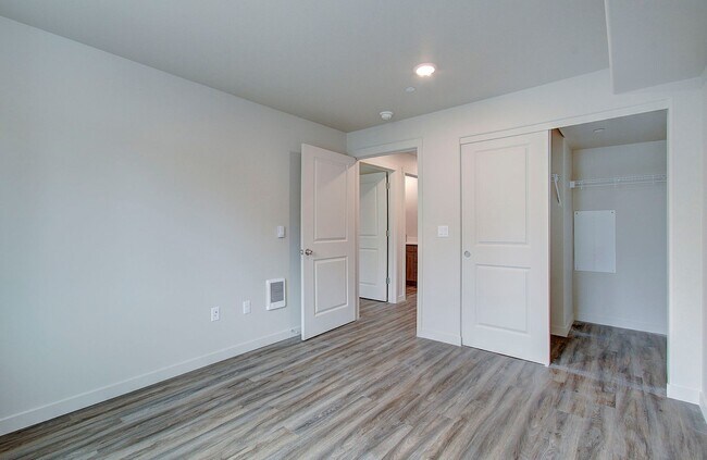 Foto del edificio - Luxury Apartment Homes at The 404 on 117th – Now Leasing!
