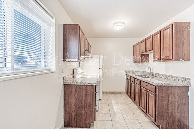 Building Photo - 2882 W Eliot Cir