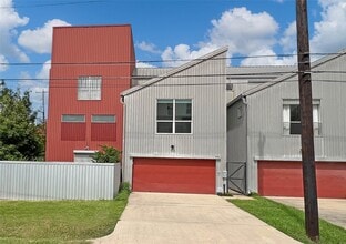 Building Photo - 803 Detering St