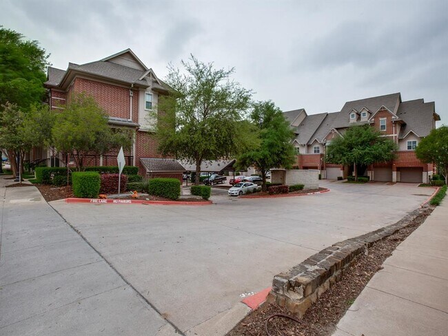 Building Photo - 609 Cabral Cir