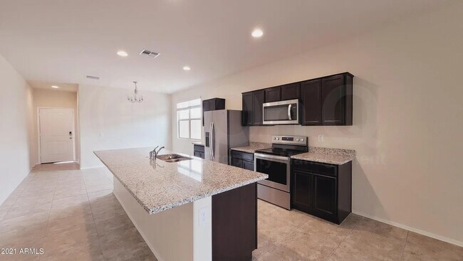 Building Photo - 1150 E Tyler Ln