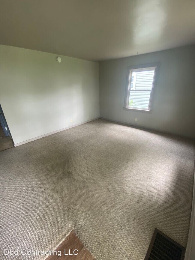 Building Photo - 3 br, 1.5 bath House - 4011 South Park Dr