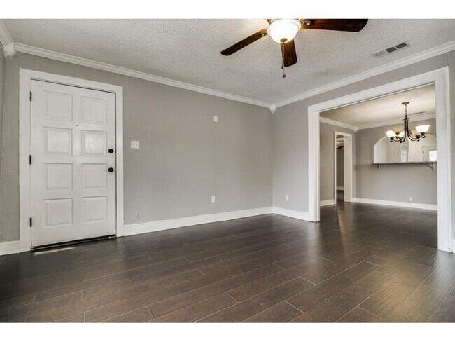 Building Photo - Fantastic 2 bedroom for rent!