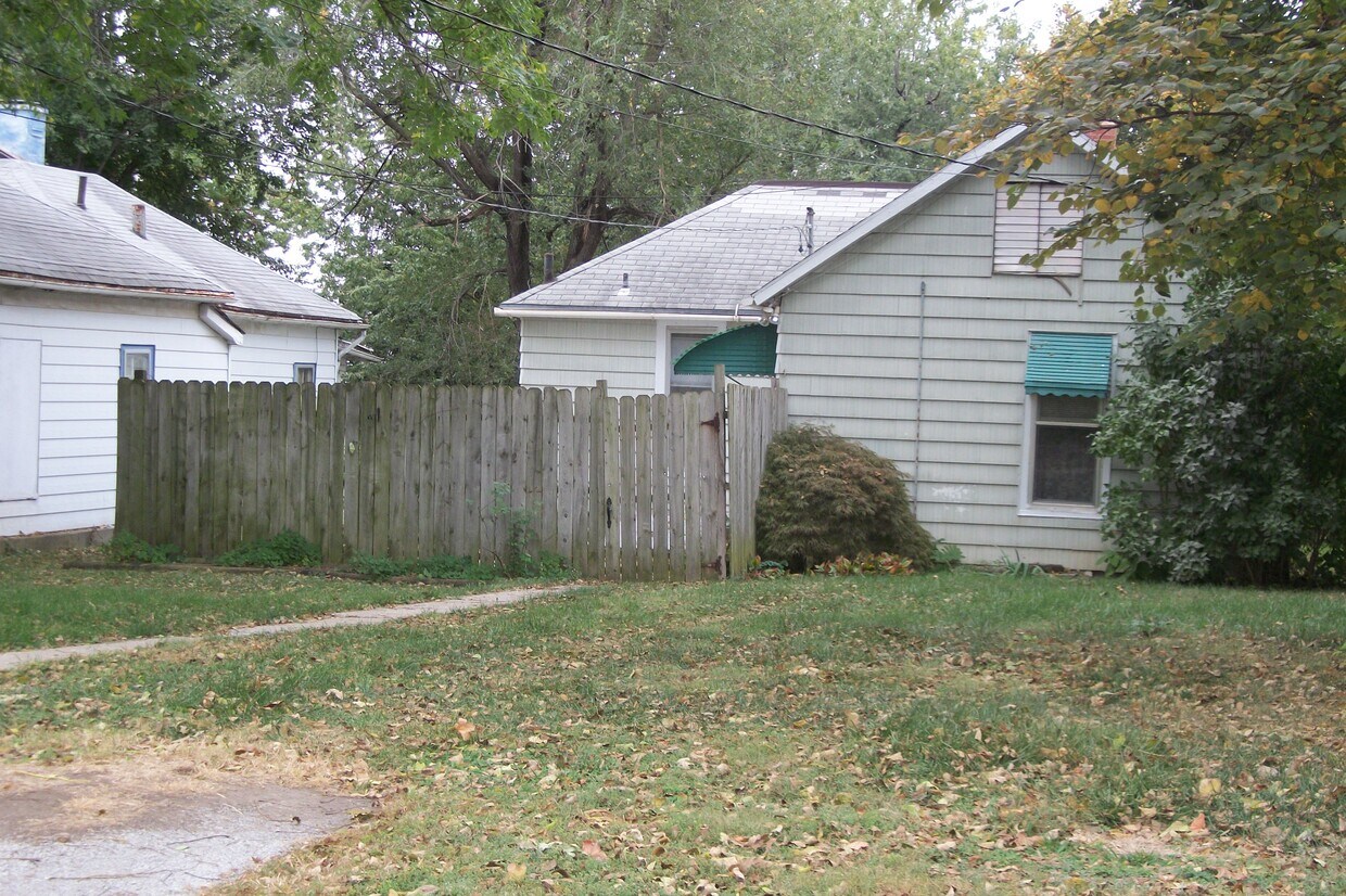 Primary Photo - 915 N 24th St