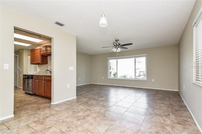 Foto del edificio - 7652 Atherton Ave