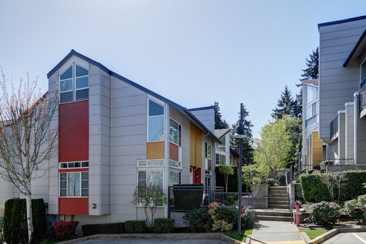 Newer buliding - 15209 NE 81st Way