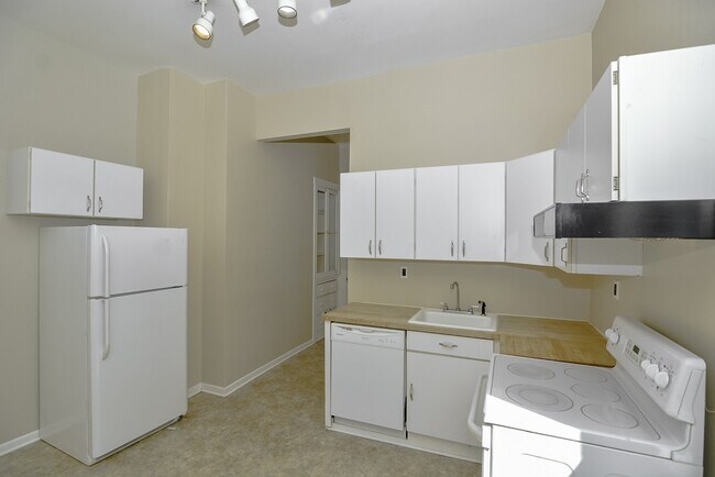 Foto del edificio - 1437 W Warner Ave