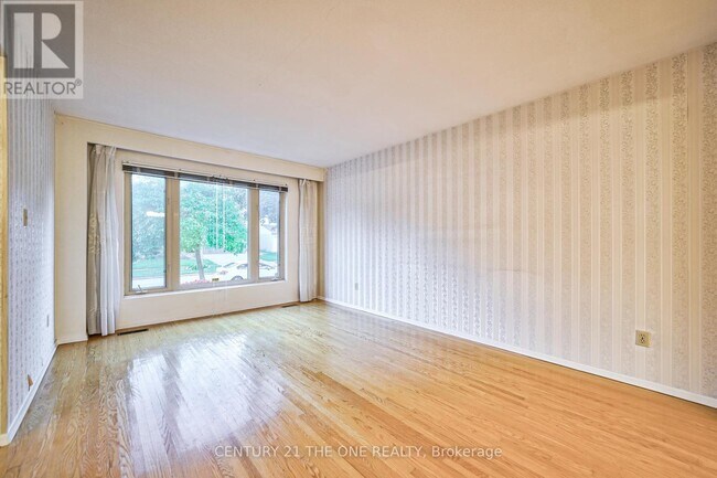 Building Photo - 54 Marblemount Crescent