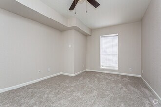 1BD, 1BA - 709SF - Lumiere