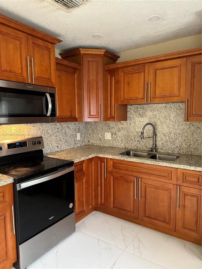 Foto del edificio - 6235 Dawson St