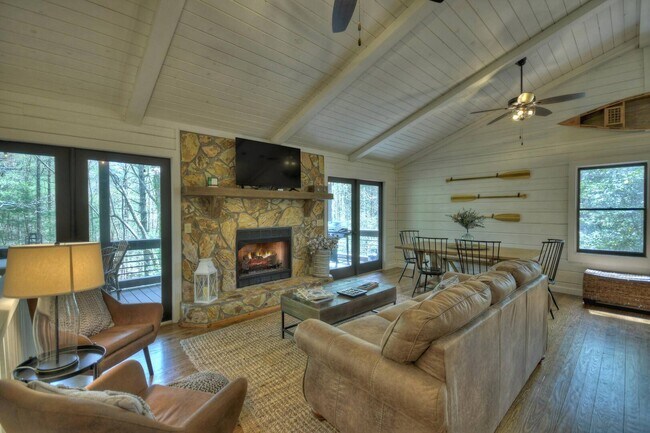 Building Photo - 347 Dowd Rd