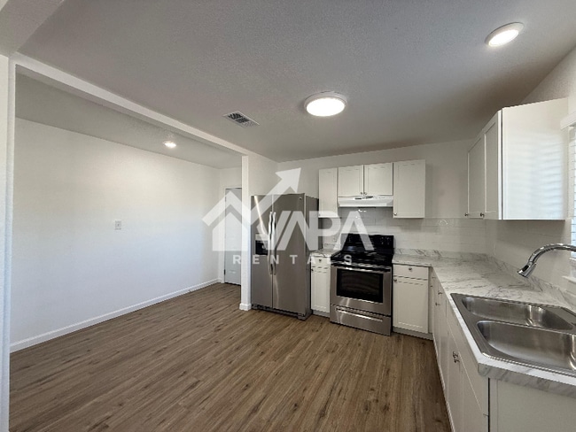 Foto del edificio - 154 Frances Jean Dr