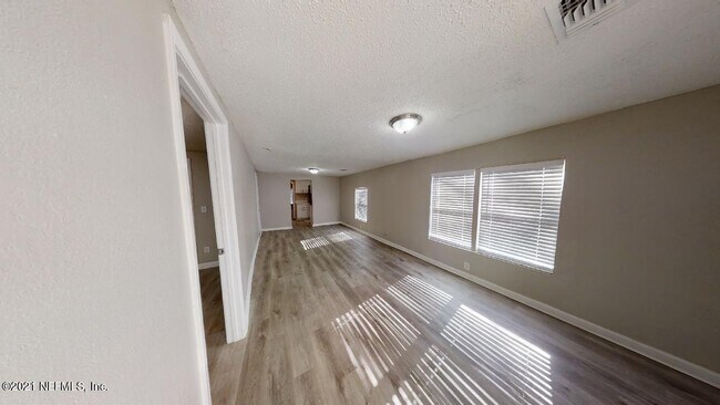 Foto del edificio - 1021 Woodstock Ave