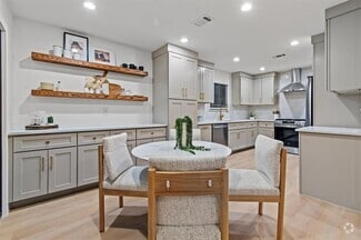 Building Photo - 5102 Summerset Trail