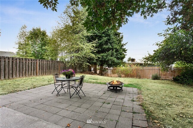 Building Photo - 4428 S 164th St