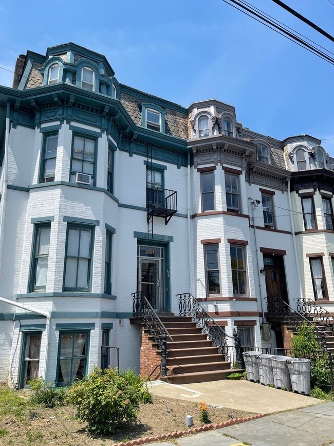 Foto del edificio - 261 Grand St
