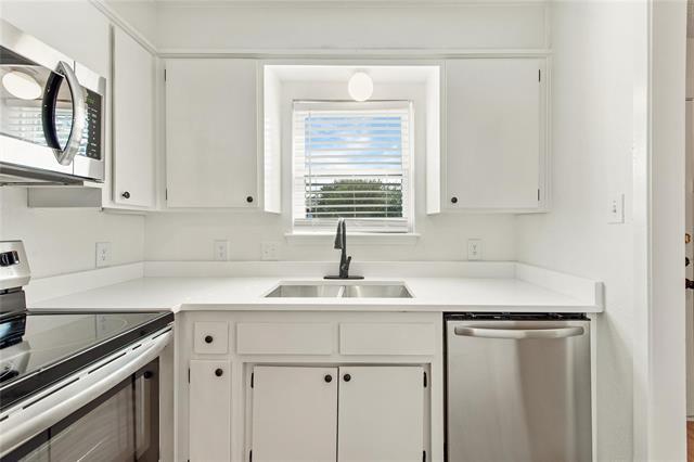 Foto del edificio - 7700 Chapin Rd