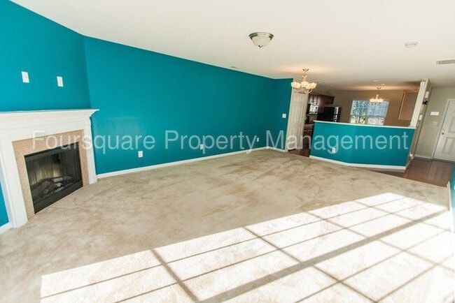 Building Photo - Room in Townhome on Ivy Wood Ln