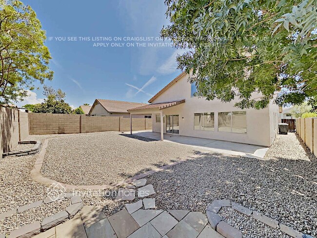 Building Photo - 3048 E Millbrae Ln