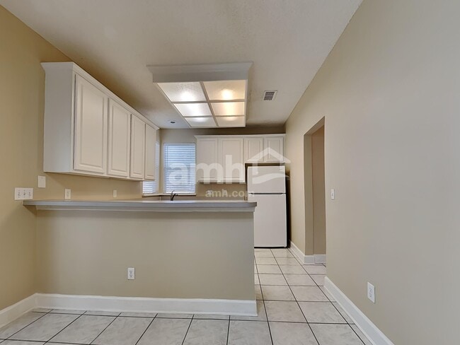 Building Photo - 1720 Hunters Ridge Rd