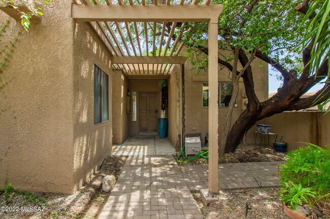 Foto del edificio - 6524 N Foothills Dr
