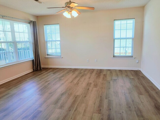 Building Photo - 4913 Lighthouse Ct