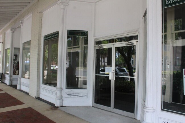 Foto del edificio - 114 SW Range Ave
