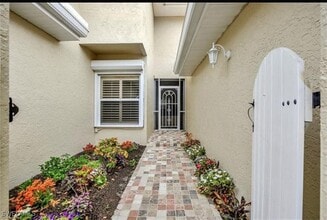 Building Photo - 268 Emerald Bay Cir