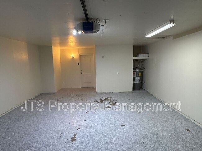 Foto del edificio - 8130 Sunrise E Way