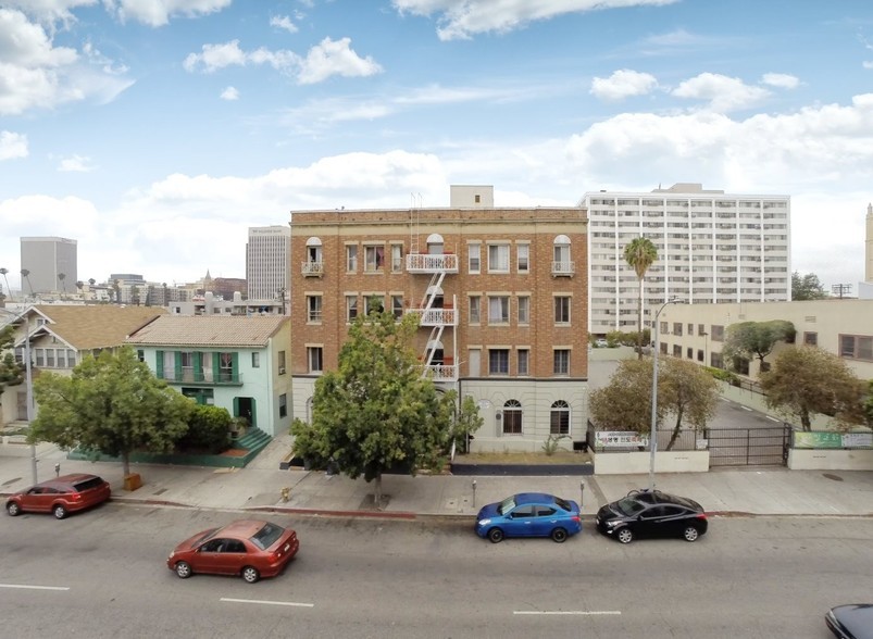Primary Photo - 2933 W 8th St