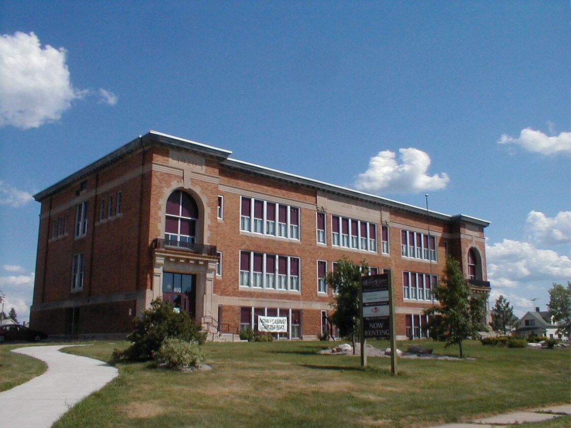 400 1st Ave SW, Chisholm, MN 55719 Apartments in Chisholm, MN