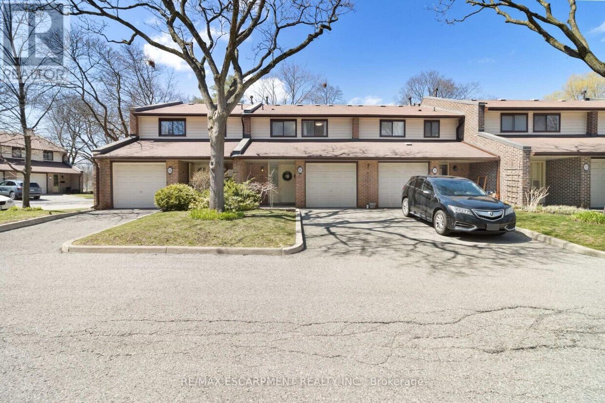 Primary Photo - 2020-2020 South Millway