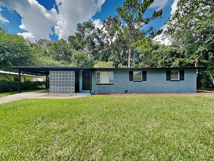 Foto principal - 6150 George Wood Ln W