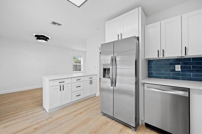 Building Photo - 1209 14th Ct S