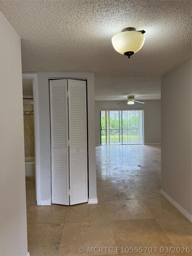 Foto del edificio - 8601 NW 34th Pl