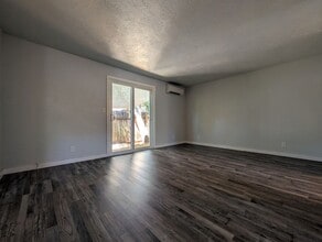 Building Photo - 1044 Q St