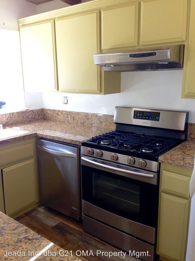 Building Photo - 34431 Via Espinoza