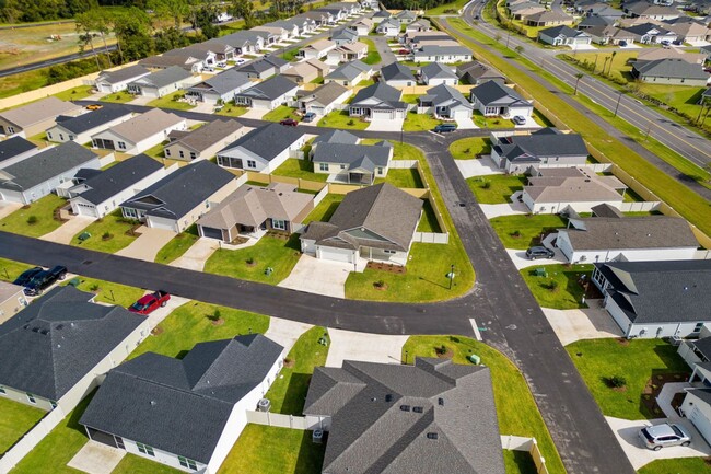 Building Photo - Village of Deluna