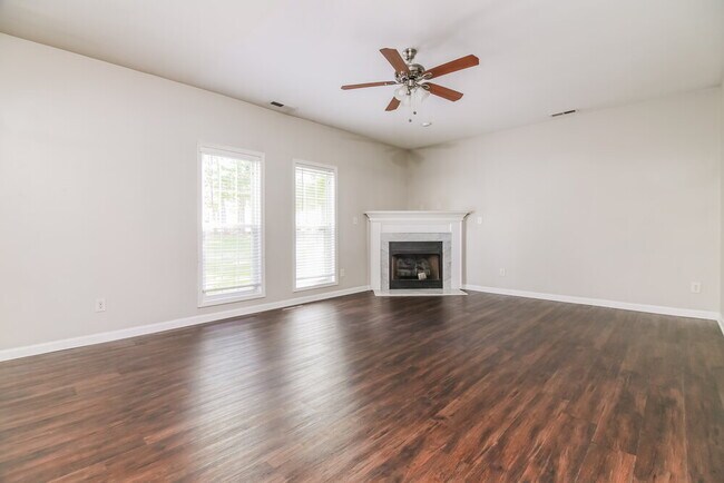 Foto del edificio - 217 Hoyleholly Trce