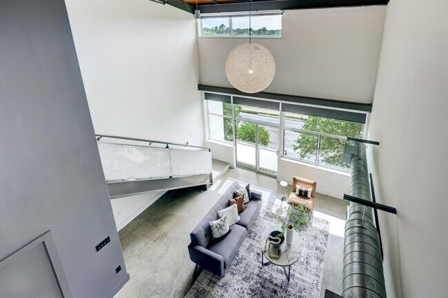 Foto del edificio - 2205 N Lamar Blvd