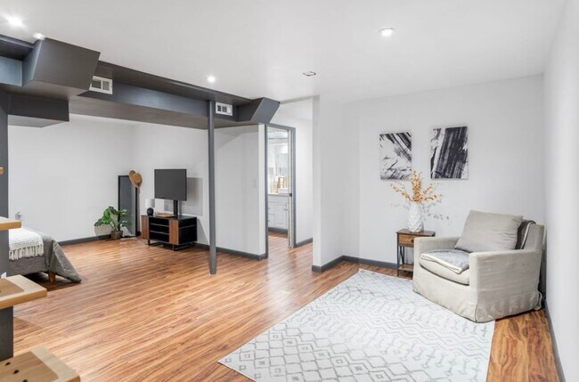 Foto del edificio - 3703 Valley Ridge Dr